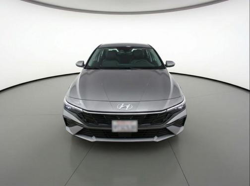 Fluid Metal 2025 Hyundai ELANTRA Limited