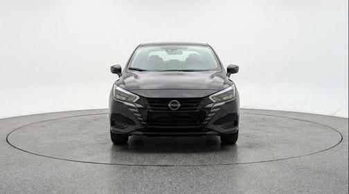 Super Black 2025 Nissan Versa 1.6 SV