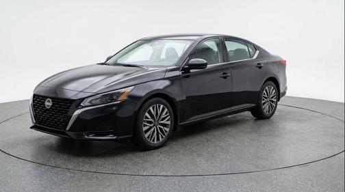 Super Black 2025 Nissan Altima SV FWD