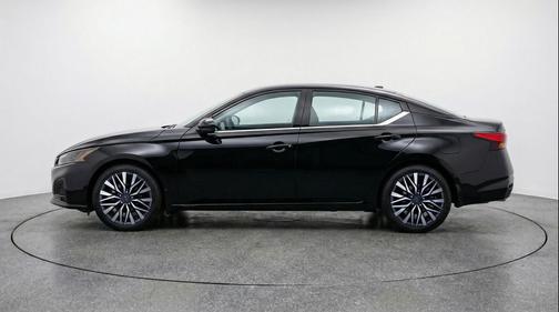 Super Black 2025 Nissan Altima SV FWD