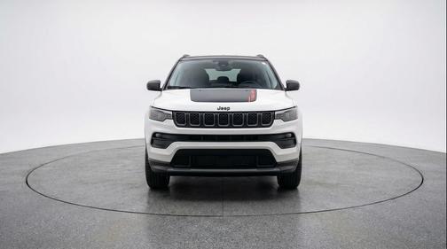 Bright White Clearcoat 2025 Jeep Compass Trailhawk