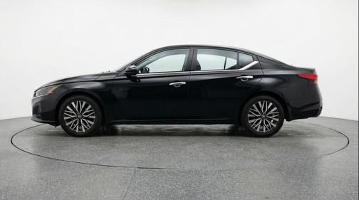 Super Black 2025 Nissan Altima SV FWD