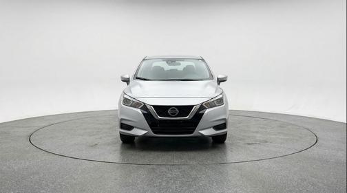 Brilliant Silver Metallic 2025 Nissan Versa 1.6 SV