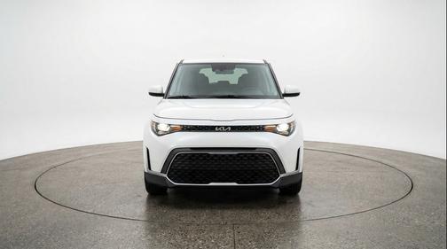 Snow White Pearl 2025 Kia Soul LX
