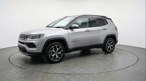 Silver Zynith Metallic Clearcoat 2025 Jeep Compass Limited