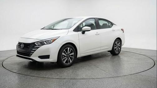 Aspen White Tricoat 2025 Nissan Versa 1.6 SV