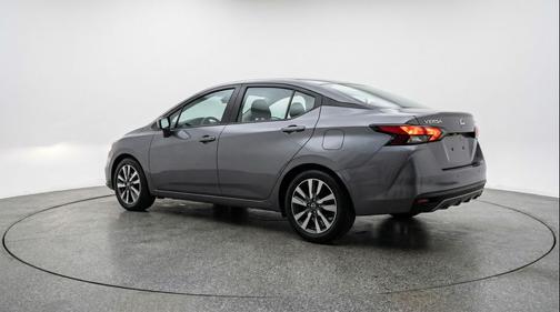 Gun Metallic 2025 Nissan Versa 1.6 SV
