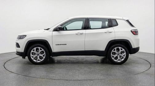 Bright White Clearcoat 2025 Jeep Compass Latitude