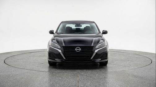 Super Black 2025 Nissan Altima SV FWD