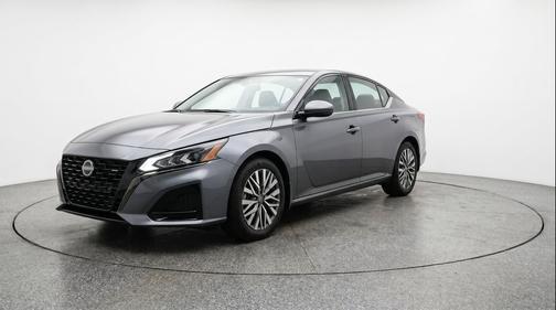 Gun Metallic 2025 Nissan Altima SV FWD