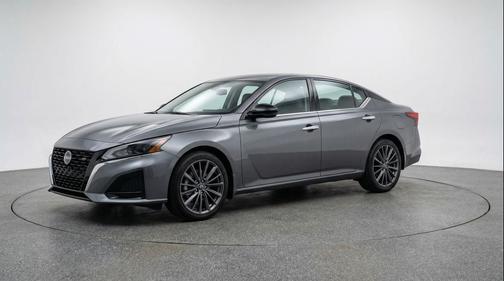 Gun Metallic 2025 Nissan Altima SV FWD