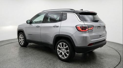 Silver Zynith Metallic Clearcoat 2025 Jeep Compass Limited