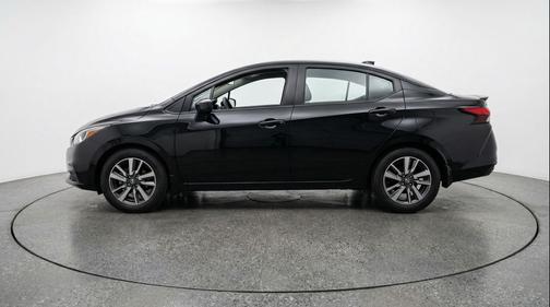 Super Black 2025 Nissan Versa 1.6 SV