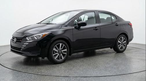 Super Black 2025 Nissan Versa 1.6 SV
