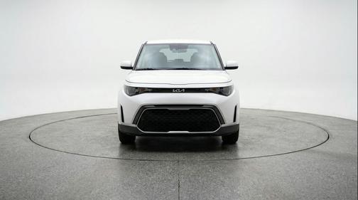 Snow White Pearl 2025 Kia Soul LX