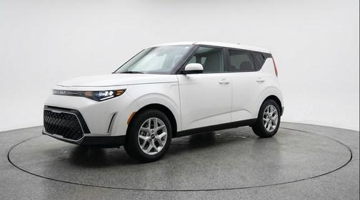 Snow White Pearl 2025 Kia Soul LX