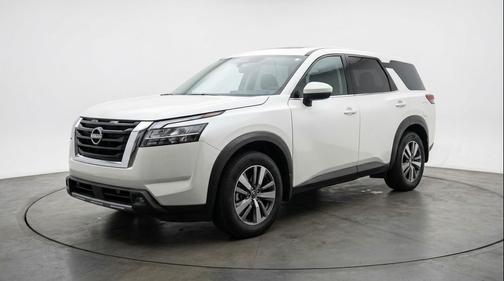 Glacier White 2025 Nissan Pathfinder SV 4WD