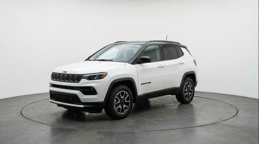 Bright White Clearcoat 2025 Jeep Compass Trailhawk