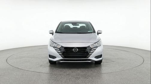 Brilliant Silver Metallic 2025 Nissan Versa 1.6 SV