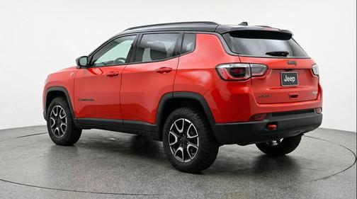 Red Hot Pearlcoat 2025 Jeep Compass Trailhawk