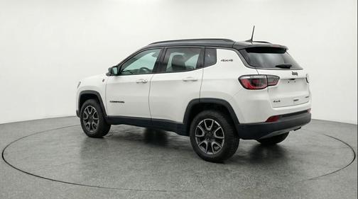 Bright White Clearcoat 2025 Jeep Compass Trailhawk