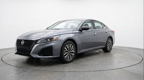 Gun Metallic 2025 Nissan Altima SV FWD