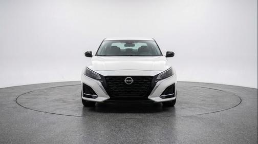 Glacier White 2025 Nissan Altima SV FWD