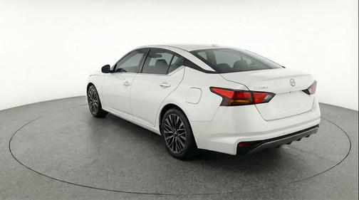 Glacier White 2025 Nissan Altima SV FWD