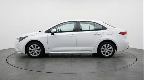 Ice Cap 2025 Toyota Corolla LE
