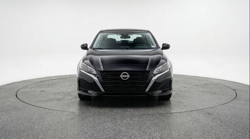 Super Black 2025 Nissan Altima SV FWD