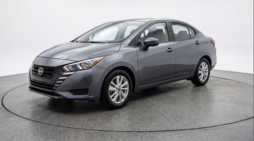 Gun Metallic 2025 Nissan Versa 1.6 SV