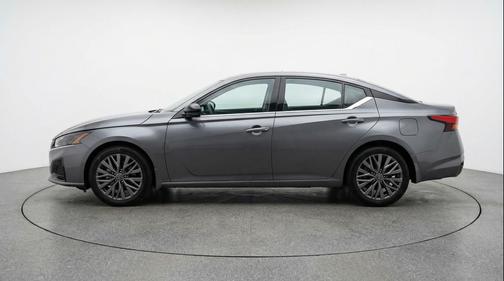 Gun Metallic 2025 Nissan Altima SV FWD