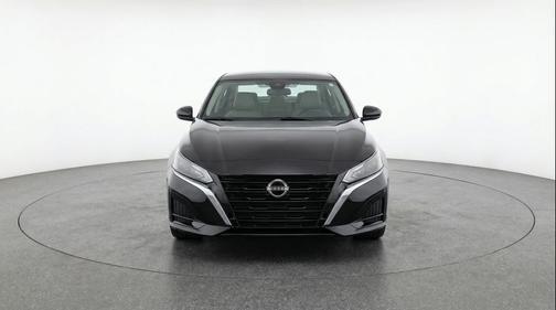 Super Black 2025 Nissan Altima SV FWD