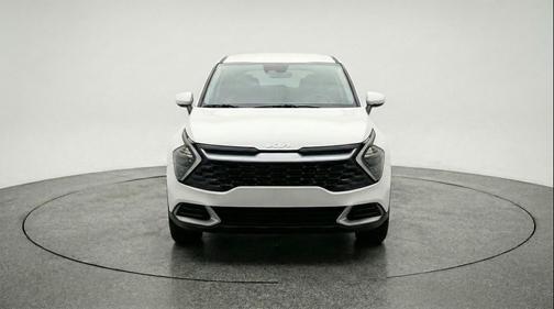 Snow White Pearl 2025 Kia Sportage LX