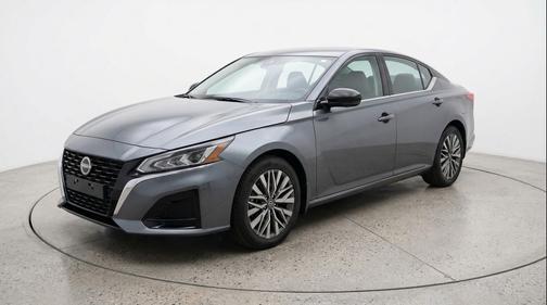 Gun Metallic 2025 Nissan Altima SV FWD