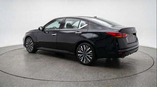 Super Black 2025 Nissan Altima SV FWD