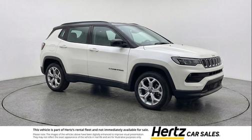 Bright White Clearcoat 2025 Jeep Compass Latitude