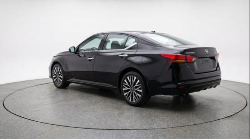 Super Black 2025 Nissan Altima SV FWD