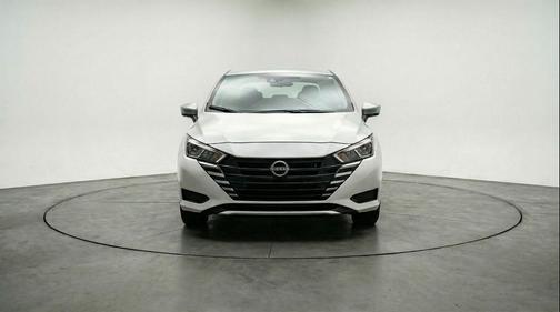 Brilliant Silver Metallic 2025 Nissan Versa 1.6 SV