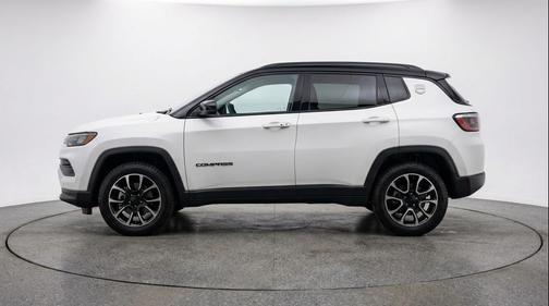 Bright White Clearcoat 2025 Jeep Compass Trailhawk