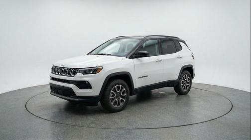 Bright White Clearcoat 2025 Jeep Compass Trailhawk