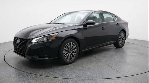 Super Black 2025 Nissan Altima SV FWD