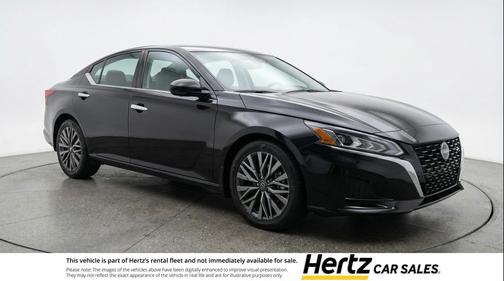 Super Black 2025 Nissan Altima SV FWD