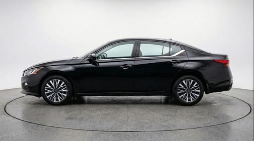 Super Black 2025 Nissan Altima SV FWD