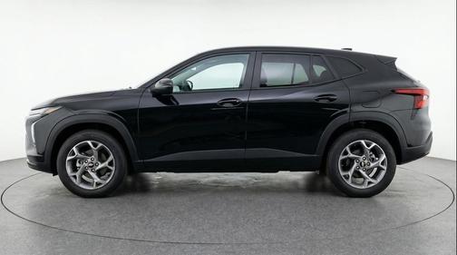 Mosaic Black Metallic 2025 Chevrolet Trax LT