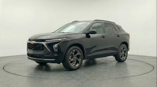 Mosaic Black Metallic 2025 Chevrolet Trax LT