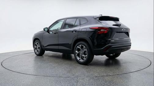 Mosaic Black Metallic 2025 Chevrolet Trax LT