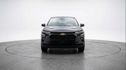 Mosaic Black Metallic 2025 Chevrolet Trax LT
