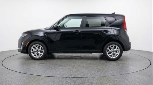 Fusion Black 2025 Kia Soul LX