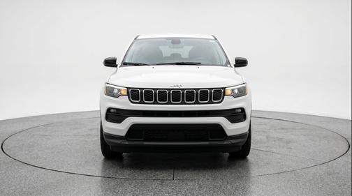 Bright White Clearcoat 2025 Jeep Compass Latitude